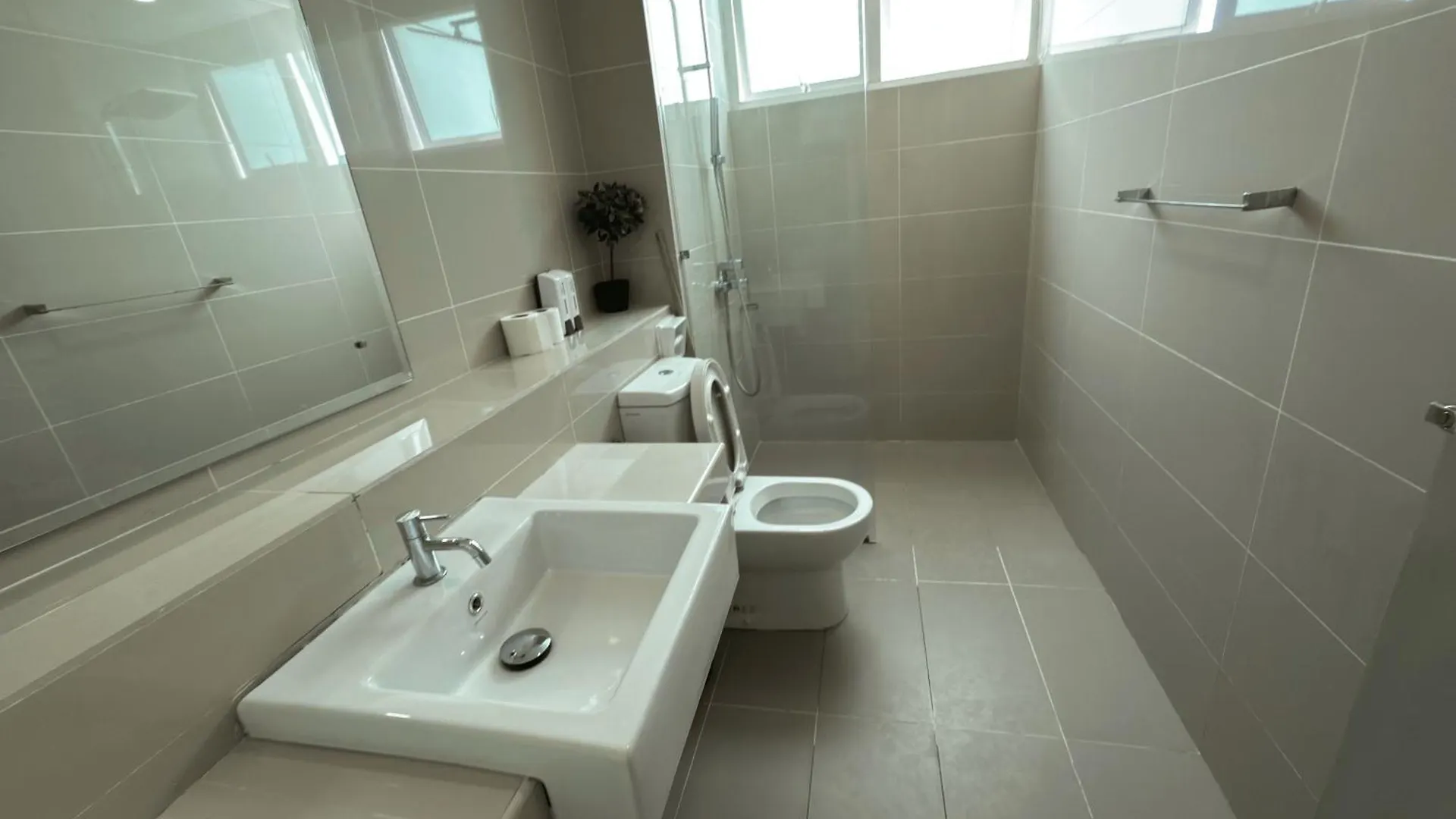 Sutera Avenue Kota Kinabalu City Centre Lw Suites Apartman